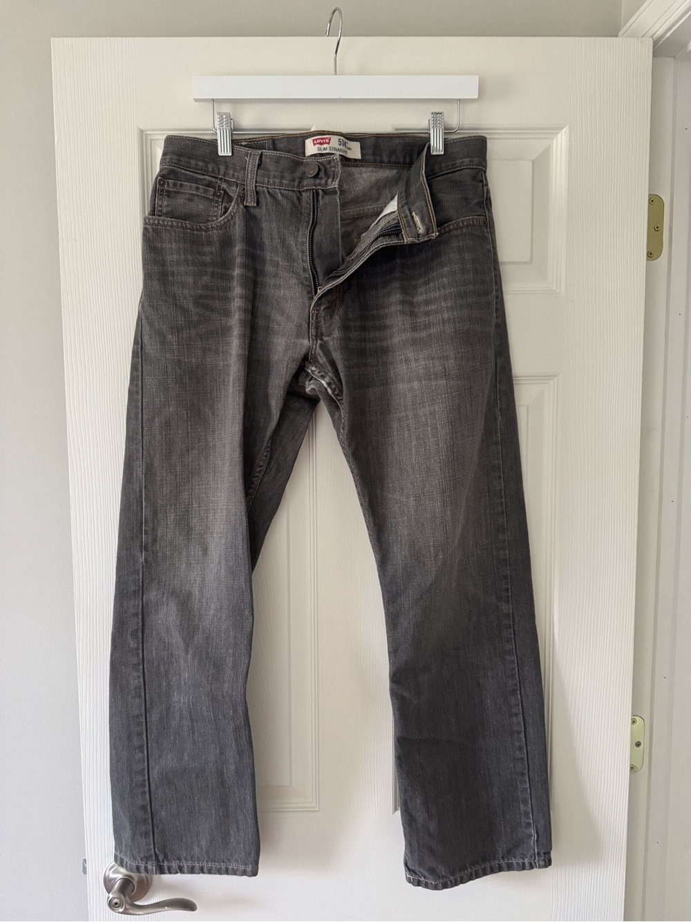 Levi's 514™ slim Straight Fit Men's Jeans in a gray wash 34x30